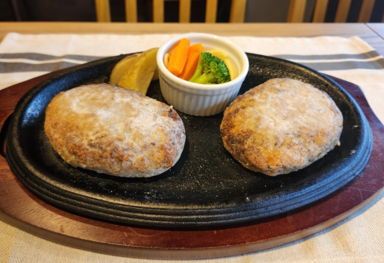 Cランチ（ダブルハンバーグランチ）
